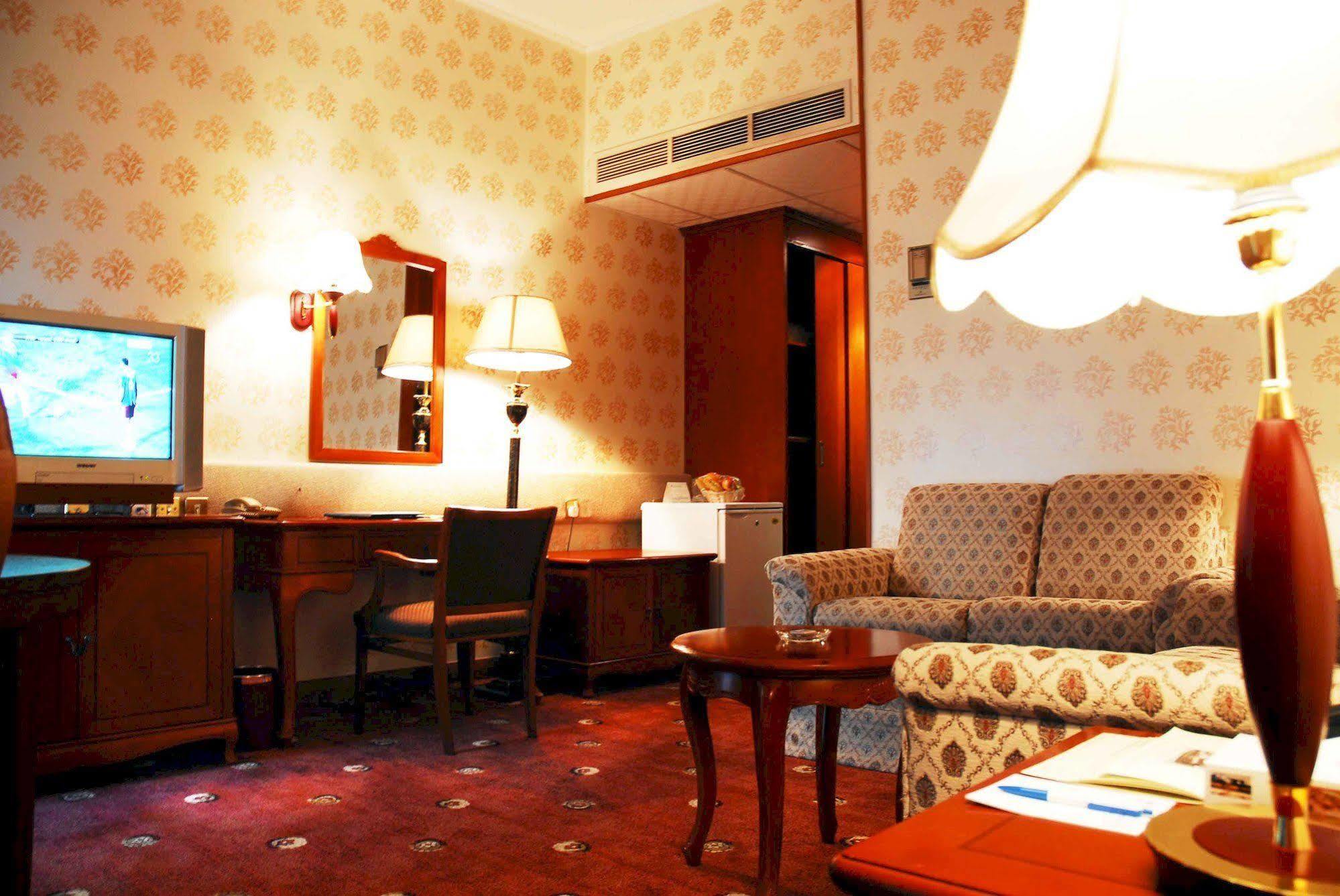 Dhahran International Hotell Exteriör bild